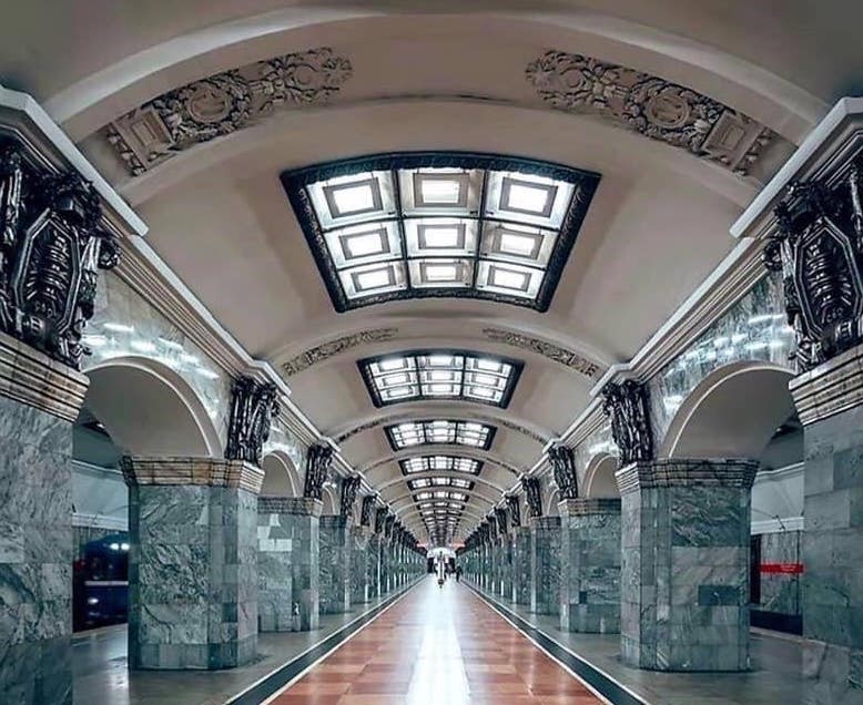 station metro kirovsky zavod