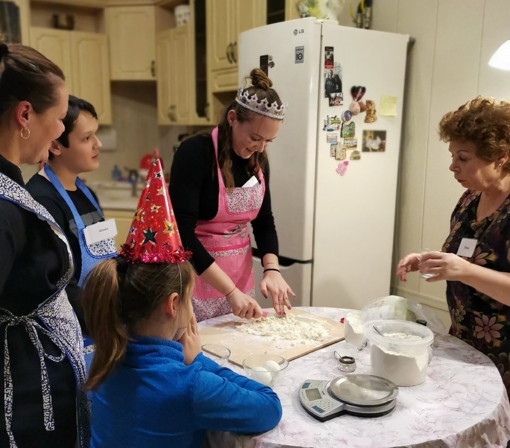 cours de cuisine russe chez la famille local