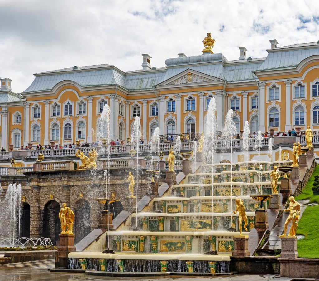 la grande cascade à Peterhof