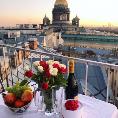 rendez-vous romantique à Saint-Pétersbourg