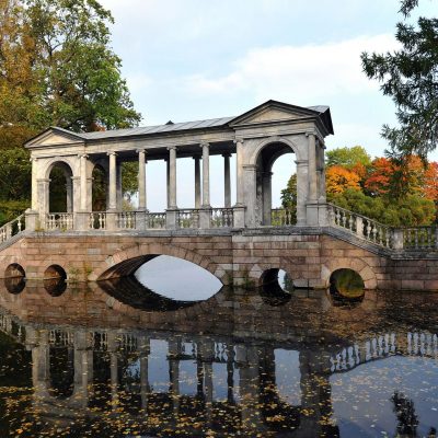 un pont au parc du palais de Catherine